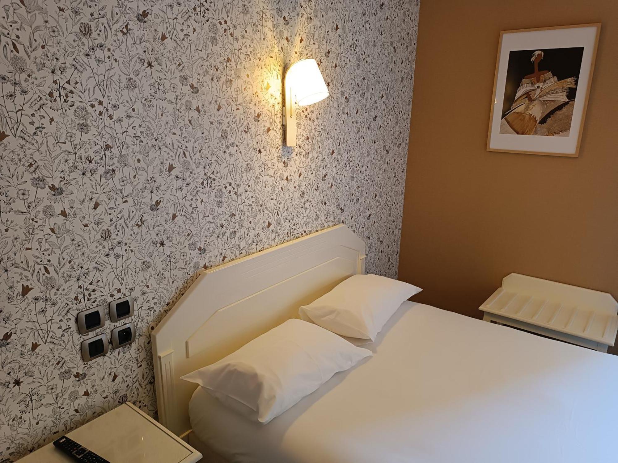 Contact Hotel Limoges - Hotel Des Deux Moulins Zewnętrze zdjęcie