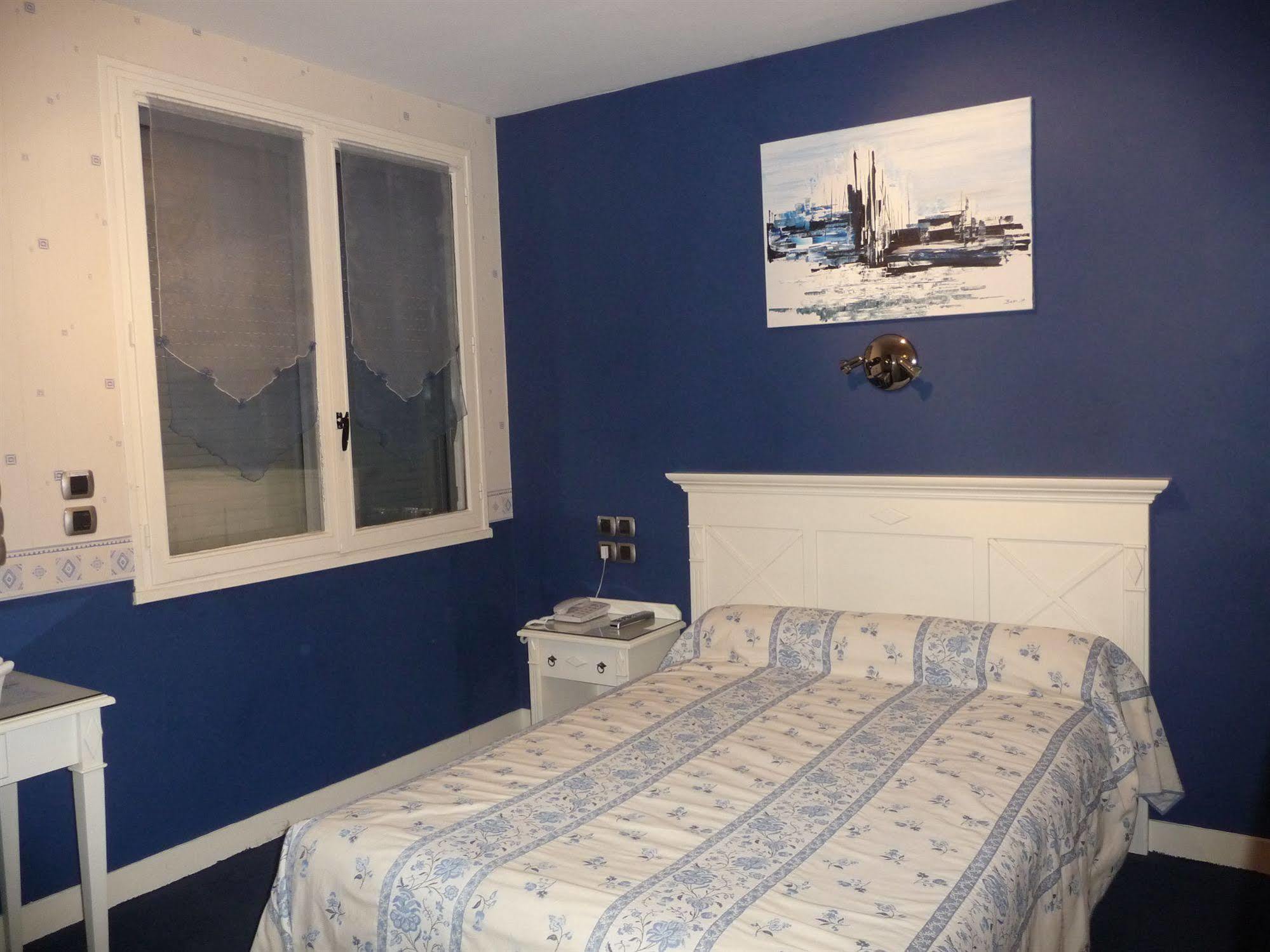 Contact Hotel Limoges - Hotel Des Deux Moulins Zewnętrze zdjęcie